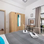 Apartman Spacious And Bright *