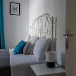 Spacious And Bright Apartman