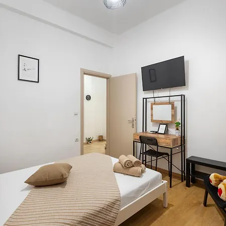 Spacious And Bright Apartment