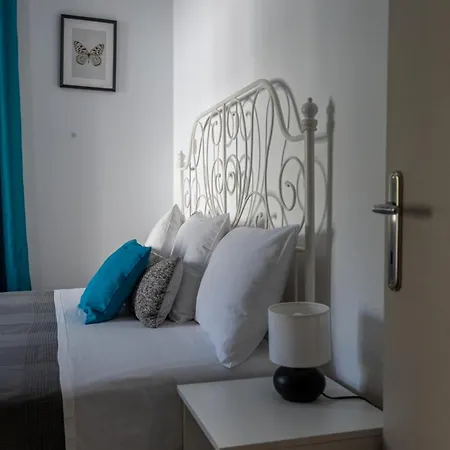 Spacious And Bright Апартаменти