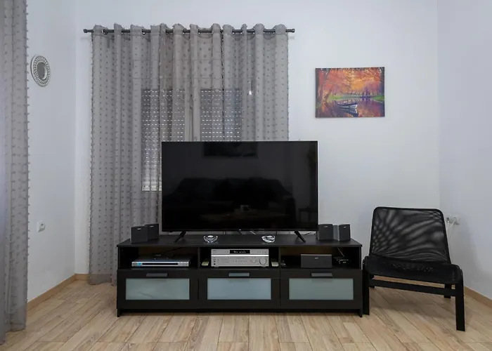 Spacious And Bright コス・タウン